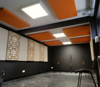 Salle de spectacle traitée acoustiquement — Quadratik